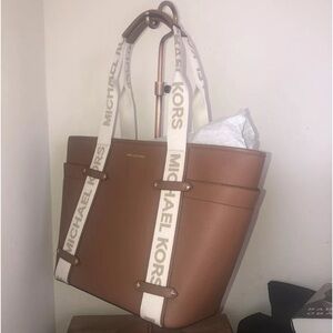 Michael Kors Maeve Large Open Tote Leather